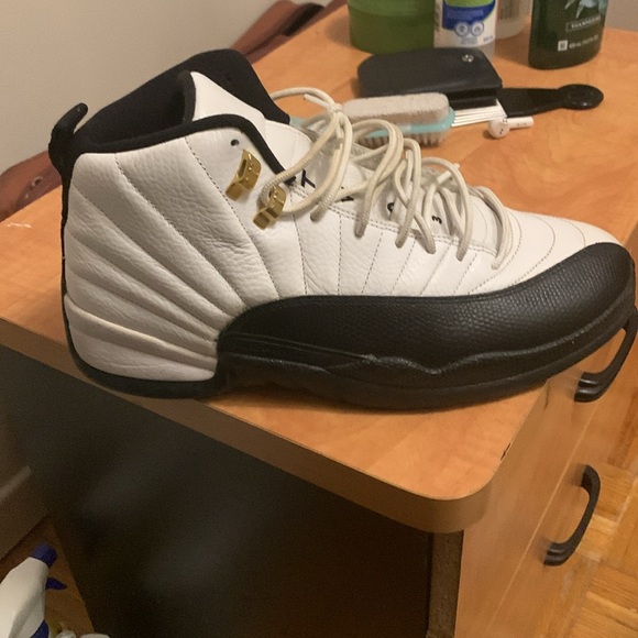 Air Jordan 11s Taxi - Picture 3 of 3